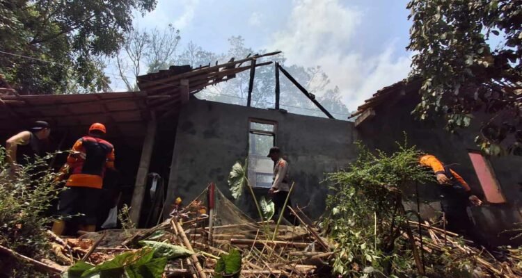 Rumah di Wonosobo Terbakar Saat Ditinggal Pergi/polres wonosobo