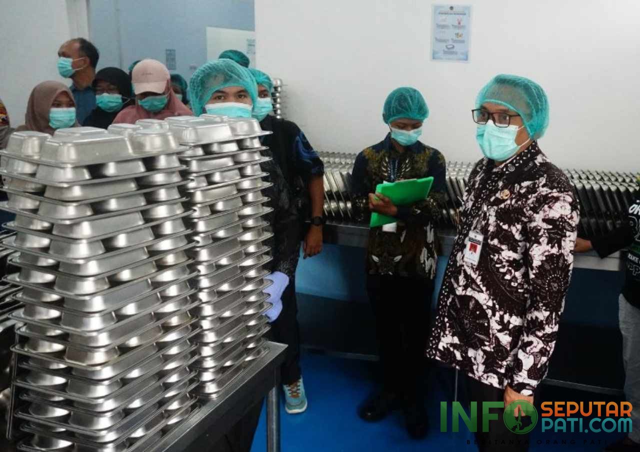 Tinjau SPPG di Pati dan Margorejo, Risma Minta Pengelola Berbenah dalam Seminggu/Humas Pemkab Pati